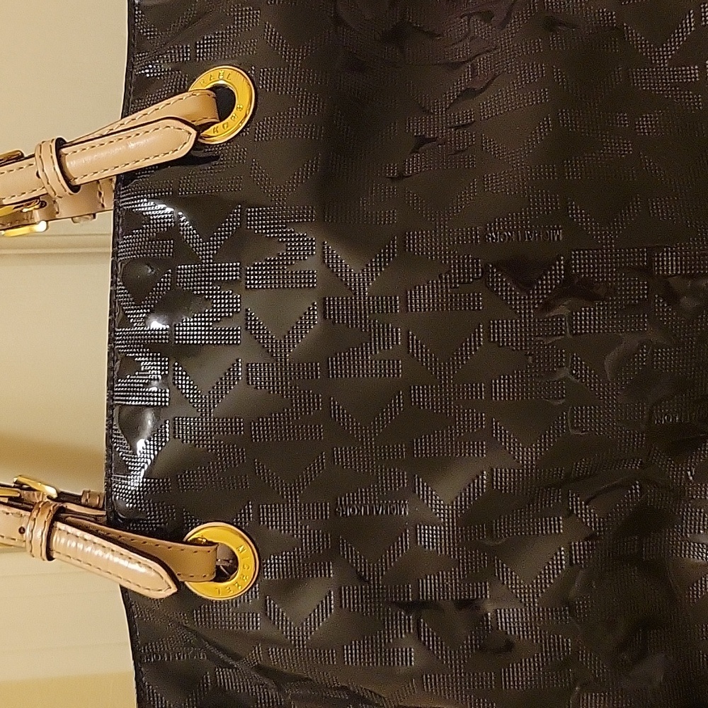 Black specchio leather Michael Kors purse